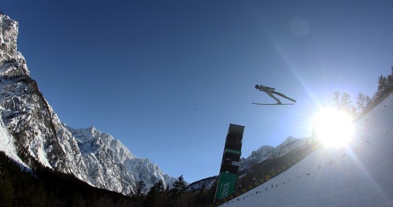 Reprezentacja Polski po raz pierwszy w historii wystąpi w mieszanym konkursie skoków narciarskich. Na skoczni w Lillehammer w zawodach Pucharu Świata zadebiutują Magdalena Pałasz i Joanna Szwab. Na razie nie wiadomo, kto do nich dołączy.