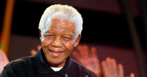 Były prezydent RPA Nelson Mandela zostanie pochowany 15 grudnia w swej rodzinnej wsi Qunu - poinformował prezydent Jacob Zuma. 10 grudnia na stadionie w Soweto w Johannesburgu odbędzie się narodowa ceremonia pożegnania zmarłego.  