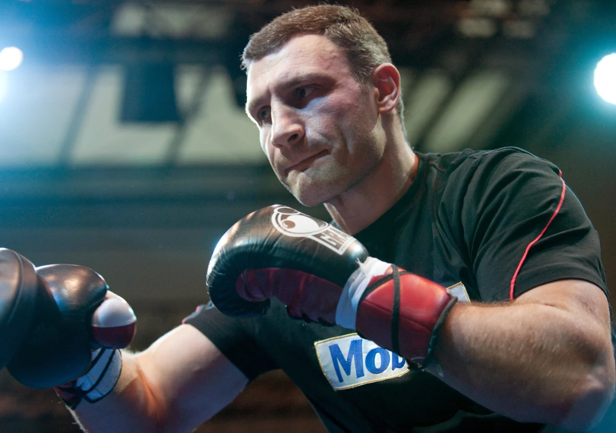 Fritz Sdunek, trener mistrza świata WBC wagi ciężkiej Witalija Kliczki (45-2, 41 KO), zaczyna wątpić w powrót swojego podopiecznego na ring. Słynny niemiecki szkoleniowiec jest zdania, że zaangażowanie "Dr Żelaznej Pięści" w wydarzenia polityczne na Ukrainie nie pozwoli mu skoncentrować się na sporcie - donosi portal ringpolska.pl