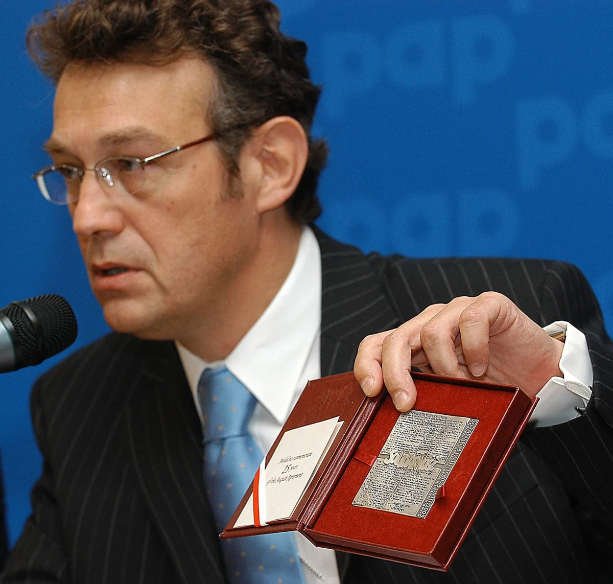 "Coś zaśpiewam, coś zagram, a może nawet skomponuję" - obiecuje korespondentowi RMF FM Pawłowi Żuchowskiego ambasador RP w Waszyngtonie i przekonuje, że głęboko wierzy w to, iż wizy do USA w ciągu najbliższych miesięcy zostaną zniesione. 