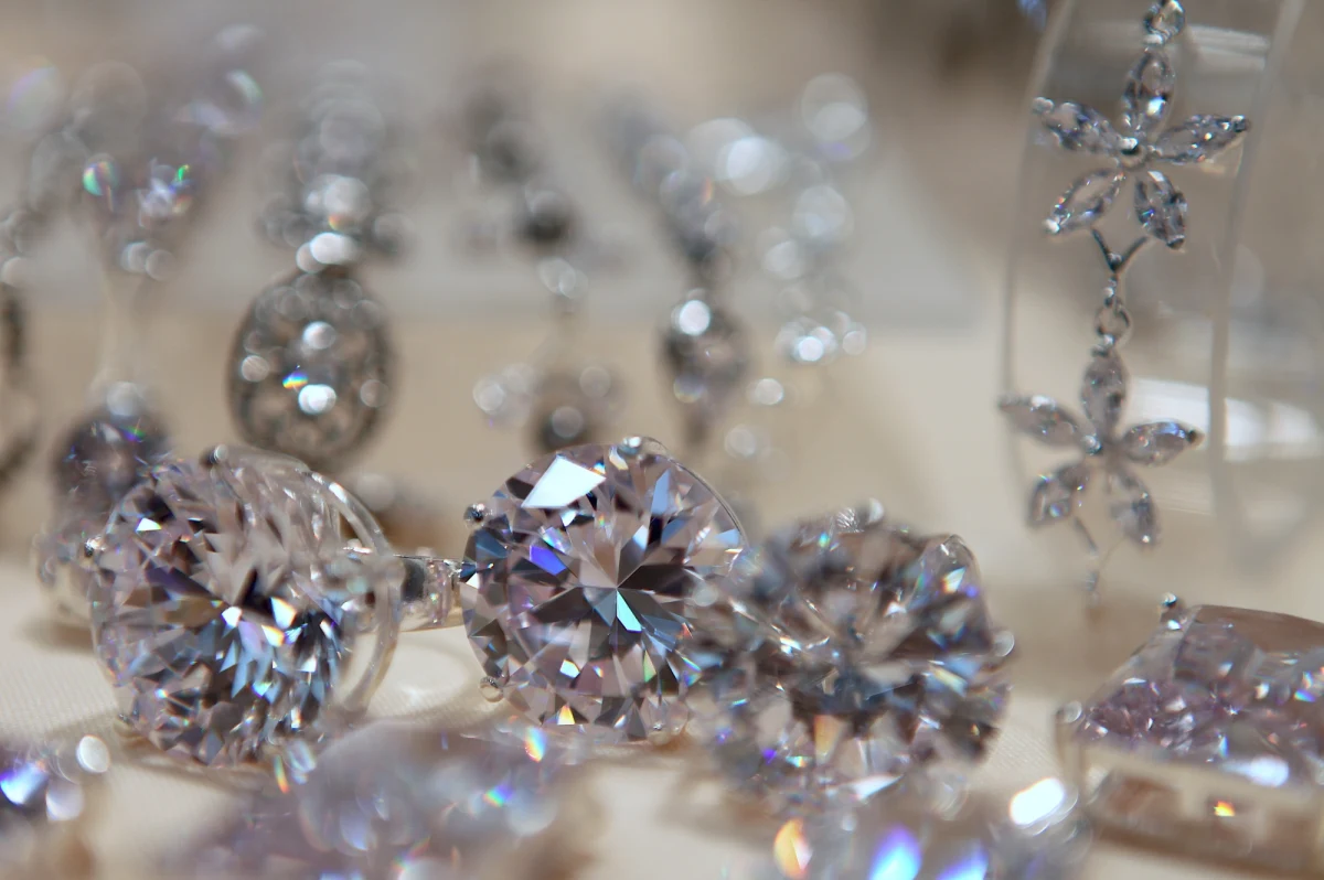 Firma jubilerska z Antwerpii pozwała do sądu władze Belgii. Twierdzi, że zarekwirowane w 2004 roku diamenty zostały podmienione. Sprawą zajęła się już prokuratura. 