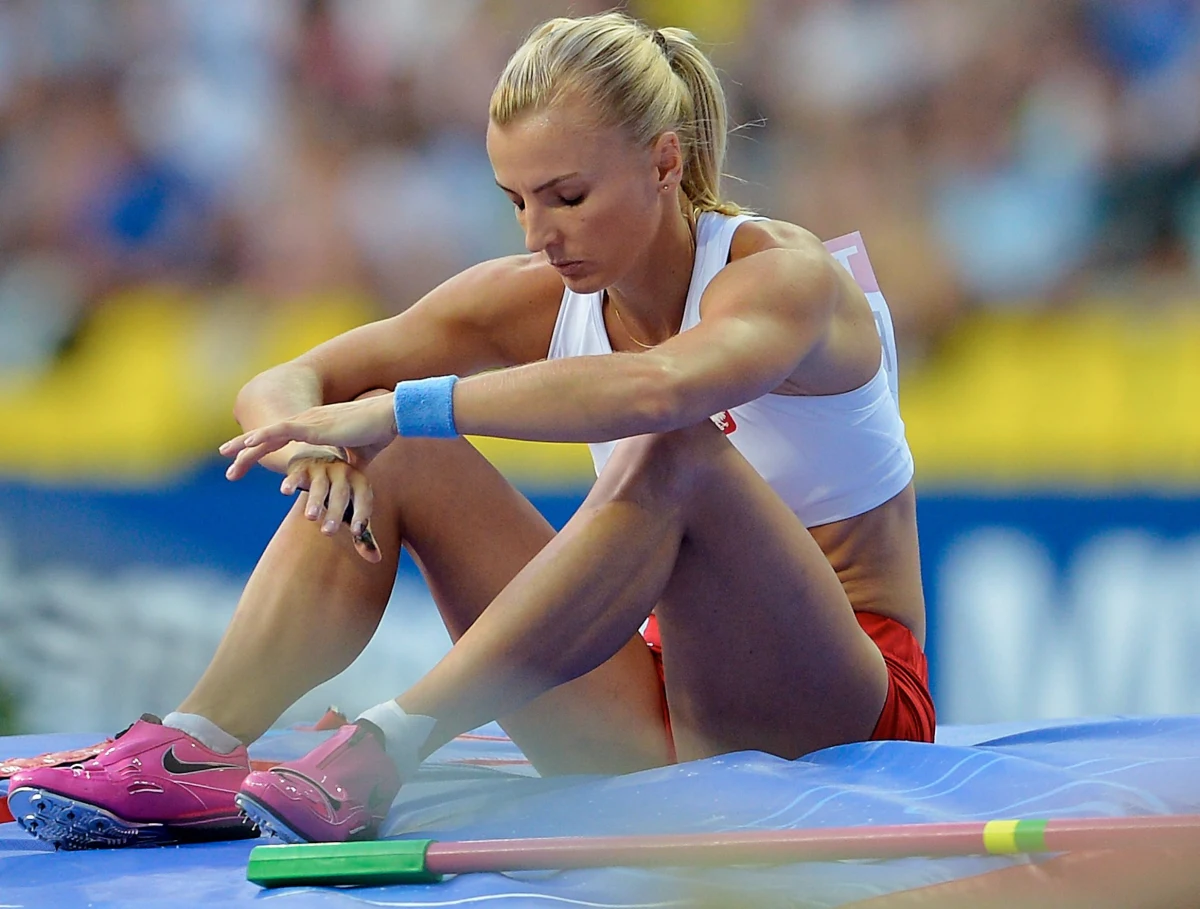 Stan zdrowia tyczkarki Anny Rogowskiej jest lepszy niż początkowo przypuszczali lekarze. Dlatego już dzisiaj zawodniczka powinna opuścić szpital. Rogowska podczas treningu w Spale spadła z drążka na głowę. 