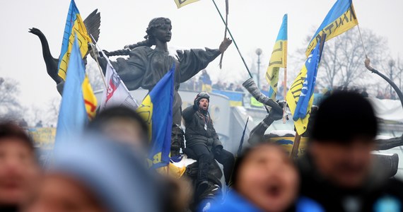 Ukraińska opozycja chce, by w rozmowach o uregulowaniu konfliktu z władzami uczestniczyli przedstawiciele społeczeństwa obywatelskiego i reprezentanci Unii Europejskiej - oświadczył jeden z politycznych przywódców protestów, lider partii Udar i znany bokser Witalij Kliczko. 