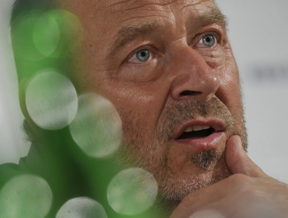 Jan Jakub Kolski zakończył zdjęcia do filmu "Serce, serduszko i wyprawa na koniec świata". "To kino drogi" - mówi artysta. W obsadzie znaleźli się m. in. Maja Komorowska, Julia Kijowska, Marcin Dorociński i Borys Szyc. Film wejdzie na ekrany jesienią przyszłego roku. Wcześniej, bo już 31 grudnia reżyser "Jasminum" i "Zabić bobra" będzie gościem cyklu "Mistrzowie drugiego planu" w RMF Classic.