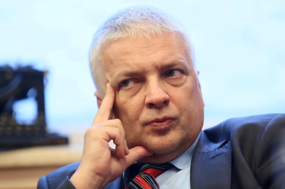 Paweł Rey i Lech Jeziorny nigdy nie mówili, że "Układ zamknięty" to jest film o nich. Tymczasem, o dziwo, prokuratora zaczyna mówić, że tak właśnie jest - tak w rozmowie z Krzysztofem Berendą ekonomista Robert Gwiazdowski komentuje list otwarty krakowskich przedsiębiorców do prokuratora generalnego, w którym biznesmeni apelują do Andrzeja Seremeta, by przestał ich dyskredytować.