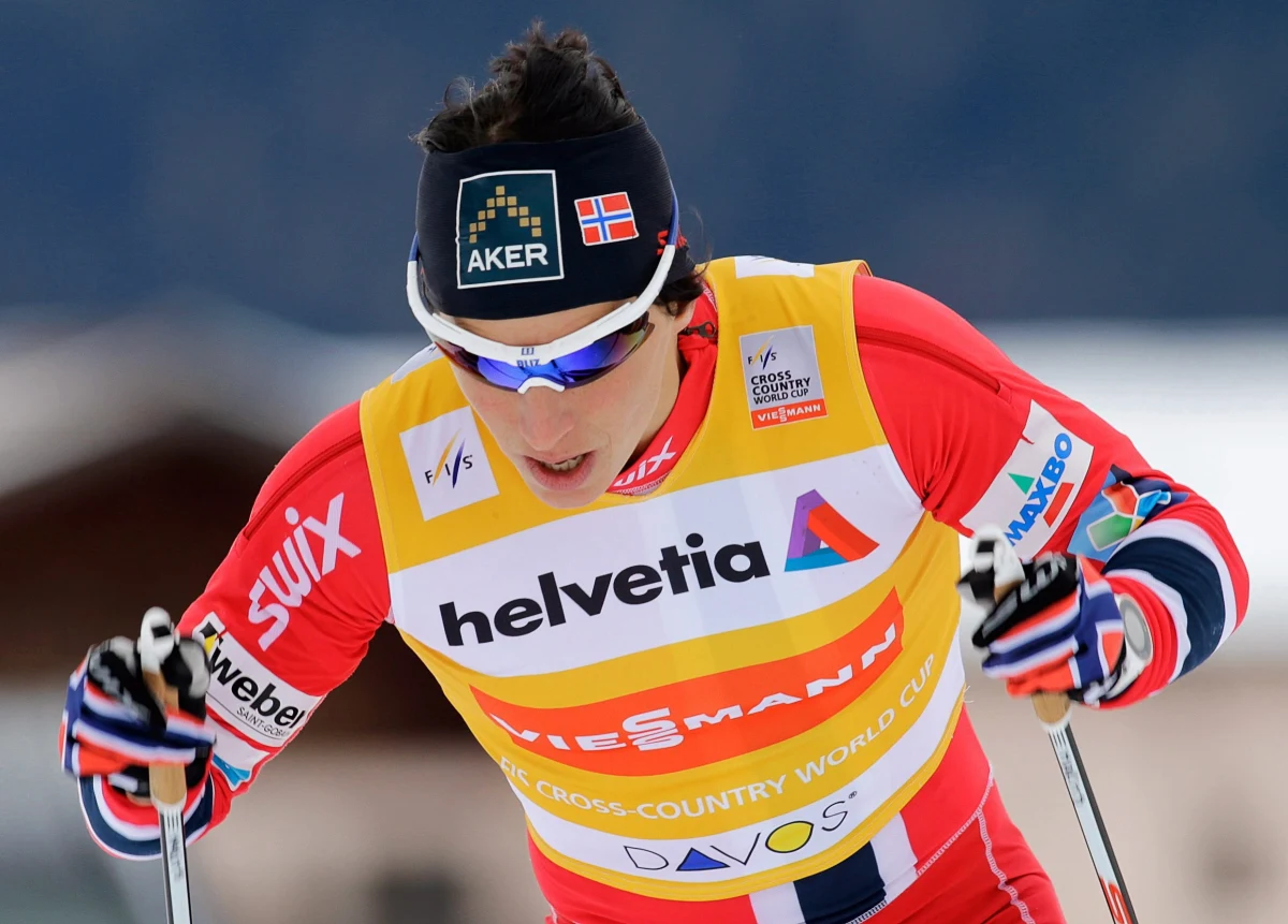 Marit Bjoergen wygrała sprint techniką dowolną w zawodach narciarskiego Pucharu Świata w Davos. Norweżka w finale o zaledwie 0,01 s wyprzedziła Amerykankę Kikkan Randall. Justyna Kowalczyk odpadła już w ćwierćfinale. 
