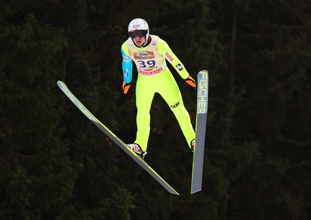 Piotr Żyła zajął ostatecznie 15. miejsce w konkursie Pucharu Świata w Titisee-Neustadt. Polak po pierwszej serii był 3. Zaraz po drugim nieudanym skoku rozmawiał z nim nasz specjalny wysłannik, Maciej Jermakow. 