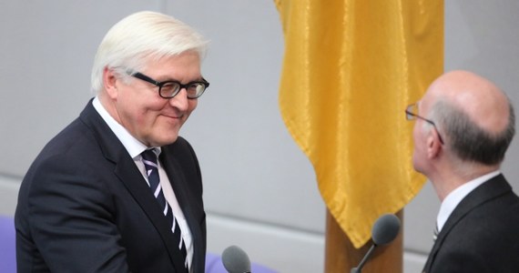 Nowy szef MSZ Niemiec Frank-Walter Steinmeier zapowiedział, że w czwartek przyjedzie do Warszawy, by rozmawiać o sytuacji na Ukrainie. Skrytykował też postawę Rosji wobec Ukrainy, zarzucając jej, że wykorzystała trudną sytuację gospodarczą Kijowa. 