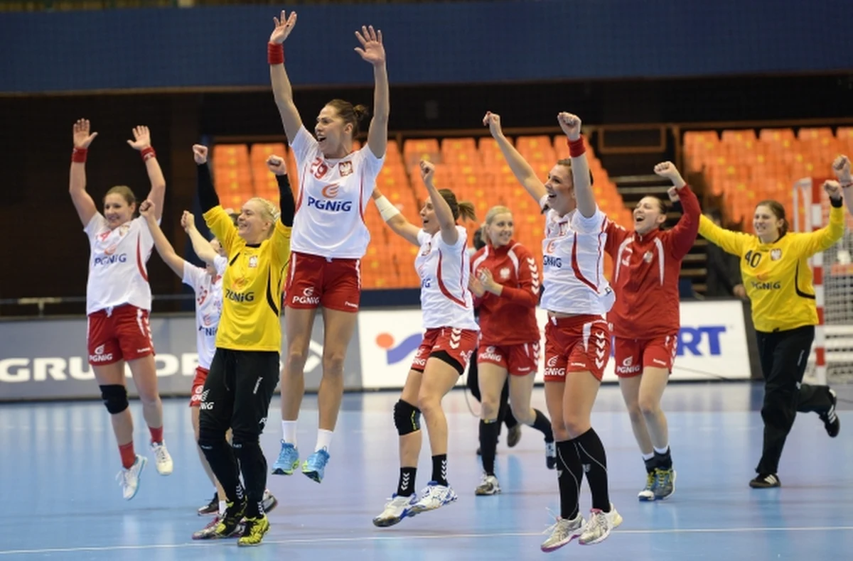 "Wartość sportowa rywalek daje nadzieję na zwycięstwo" – mówi Jerzy Noszczak przed meczem naszych piłkarek ręcznych z Francją o półfinał mistrzostw świata. W rozmowie z Patrykiem Serwańskim szef wyszkolenia Związku Piłki Ręcznej w Polsce podkreśla, że biało-czerwone w końcu popierają umiejętności dużym entuzjazmem, którego w ostatnich latach w kadrze brakowało.