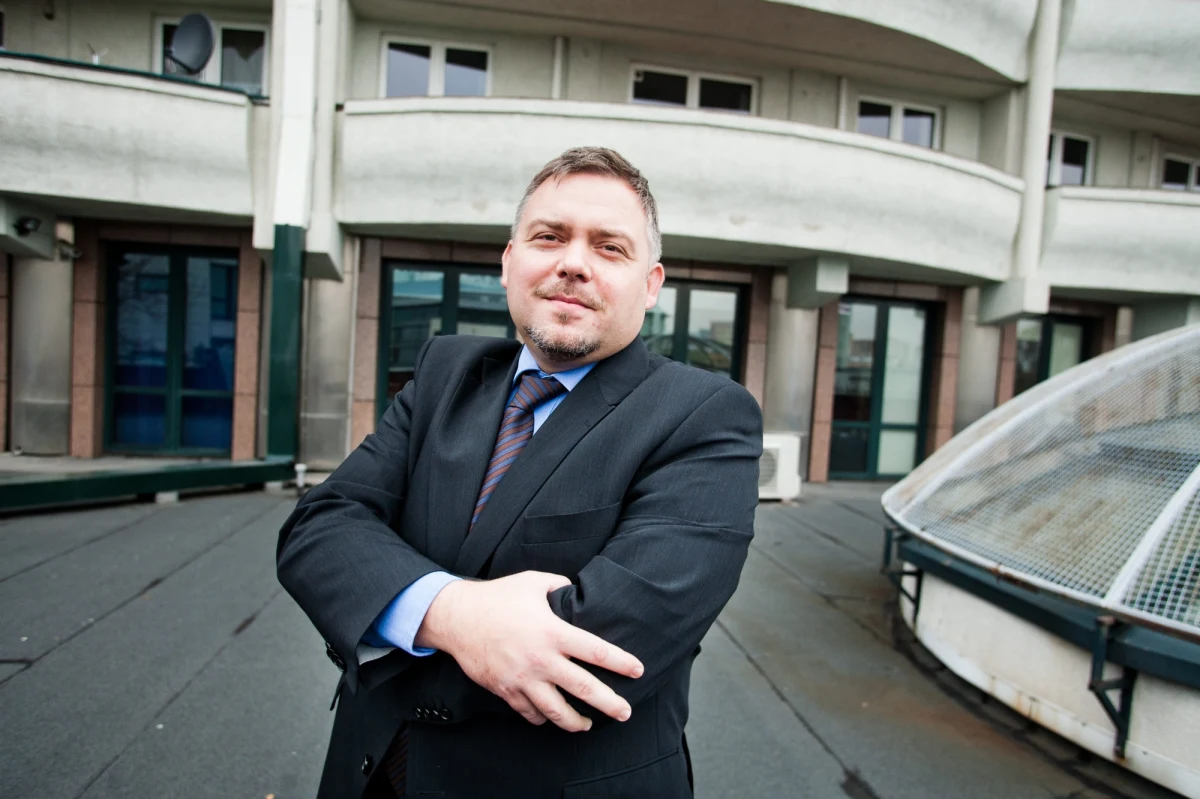 Marcin Pakulski - obecny wiceprezes Narodowego Funduszu Zdrowia ds. medycznych - zastąpi Agnieszkę Pachciarz - dowiedział się reporter RMF FM Mariusz Piekarski. Późnym popołudniem - jak ujawnił wcześniej nasz dziennikarz - wniosek o odwołanie dotychczasowej szefowej NFZ-etu skierował do premiera minister zdrowia Bartosz Arłukowicz.