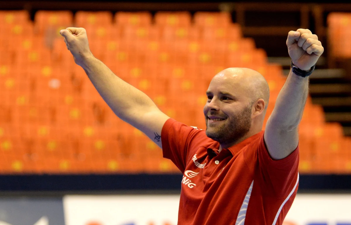 Kim Rasmussen, pod którego wodzą polskie piłkarki ręczne awansowały do półfinału mistrzostw świata, odniósł pierwszy znaczący sukces w trenerskiej karierze. Kiedy 41-letni teraz Duńczyk w 2010 r obejmował posadę, wielu wytykało mu brak osiągnięć.