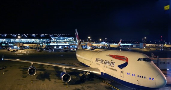 Samolot linii British Airways, szykując się do startu z lotniska w Johannesburgu, zawadził skrzydłem o budynek. Na pokładzie było ok. 200 osób. Cztery osoby są ranne. To pracownicy, którzy przebywali w budynku - podaje w poniedziałek portal BBC News. 