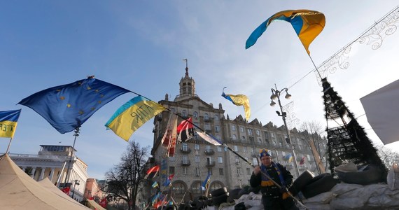 Nieznani sprawcy brutalnie pobili w nocy Tetianę Czornowił, znaną dziennikarkę i aktywistkę Euromajdanu. Tak nazywany jest trwający od ponad miesiąca w Kijowie protest zwolenników integracji z Unią Europejską, którzy domagają się zmiany władz Ukrainy. 