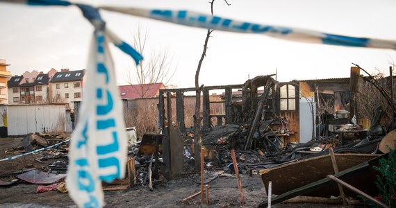 Dwóch bezdomnych zginęło w pożarze opuszczonego budynku, który w nocy spłonął w Bydgoszczy. W tym samym czasie spłonął dom jednorodzinny koło Brodnicy (Kujawsko-Pomorskie), ale mieszkańcy zdążyli uciec z budynku. 