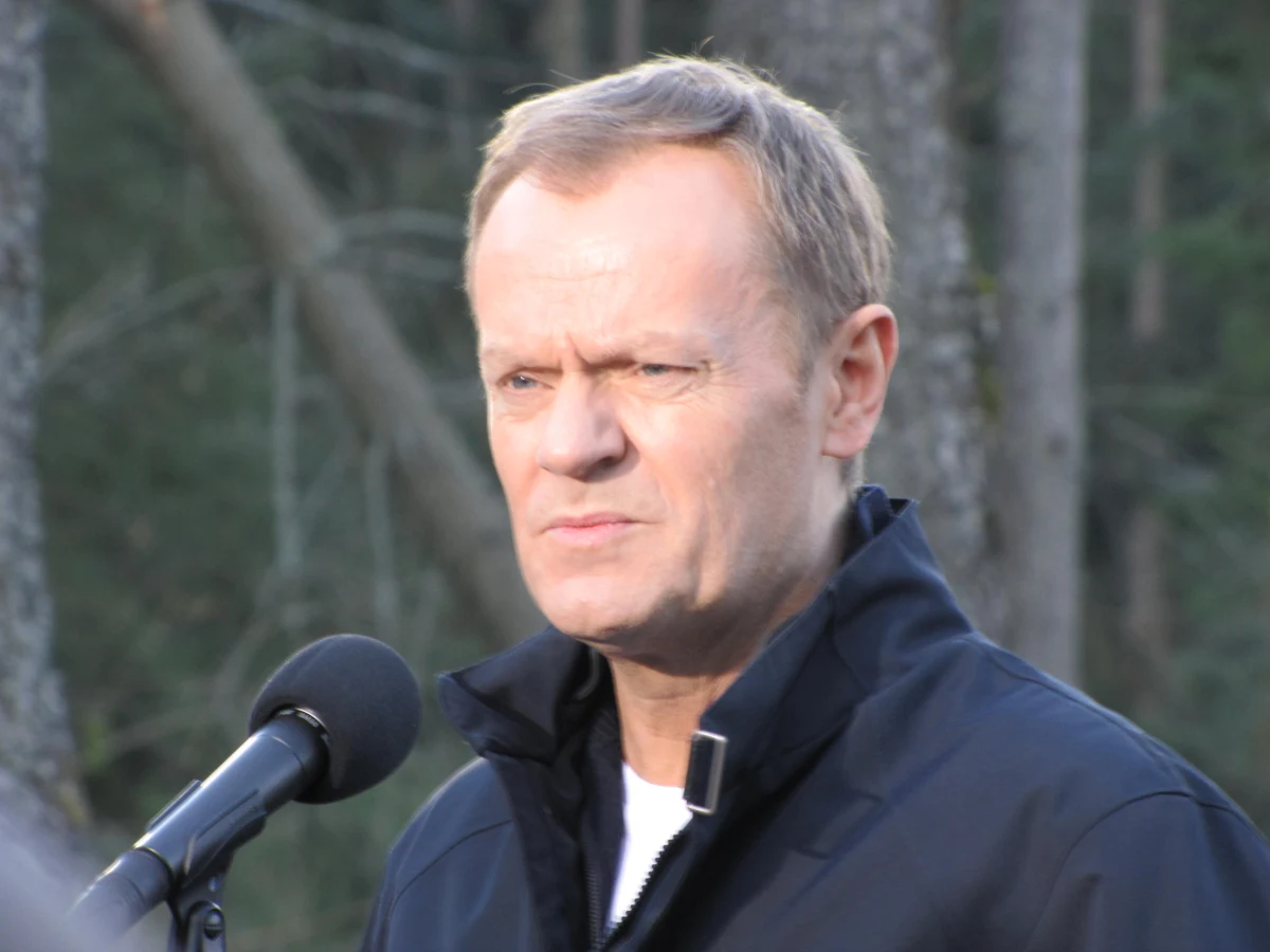 Rząd nie przygotowuje specjalnego planu awaryjnego w sprawie zmian w OFE. Jesteśmy przekonani, że podpisana przez prezydenta i odesłana do Trybunału Konstytucyjnego ustawa jest zgodna z konstytucją - powiedział premier Donald Tusk. 