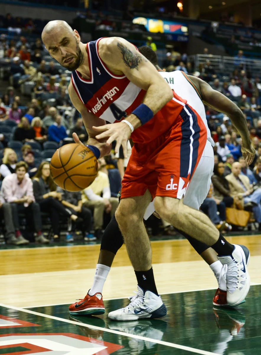 Bardzo dobry mecz Marcina Gortata. Zespół Washington Wizards, w którym gra Polak, pokonał u siebie Detroit Pistons 106:82. Nasz zawodnik zdobył 16 punktów i miał siedem zbiórek. 