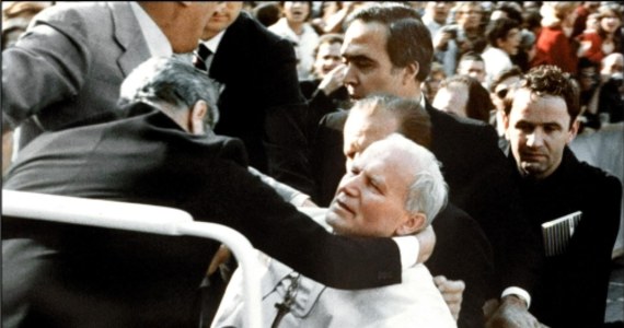 W przyszłym roku katowicki IPN umorzy, a zatem formalnie zamknie, śledztwo w sprawie zamachu na papieża Jana Pawła II w 1981 roku. Jak powiedziała naczelniczka pionu śledczego IPN w Katowicach Ewa Koj nastąpi to dopiero po kanonizacji papieża-Polaka, czyli po 27 kwietnia. 