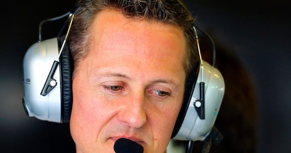 Michael Schumacher, siedmiokrotny mistrz świata Formuły 1, przeszedł w nocy operację mózgu. Jego stan jest krytyczny. 44-letni Niemiec upadł i uderzył głową o kamień podczas jazdy na nartach we francuskich Alpach. Po wypadku był przytomny, a pierwsze informacje o jego stanie zdrowia były uspokajające.