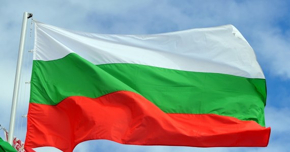 Kilkadziesiąt czy kilkaset tysięcy Bułgarów? – bułgarskie media spekulują na temat liczby tamtejszych obywateli, mających zalać rynki pracy w krajach UE, które od 1 stycznia 2014 roku zostaną otwarte dla Bułgarów. Sofia obawia się, że z kraju wyjadą najlepsze kadry. 
