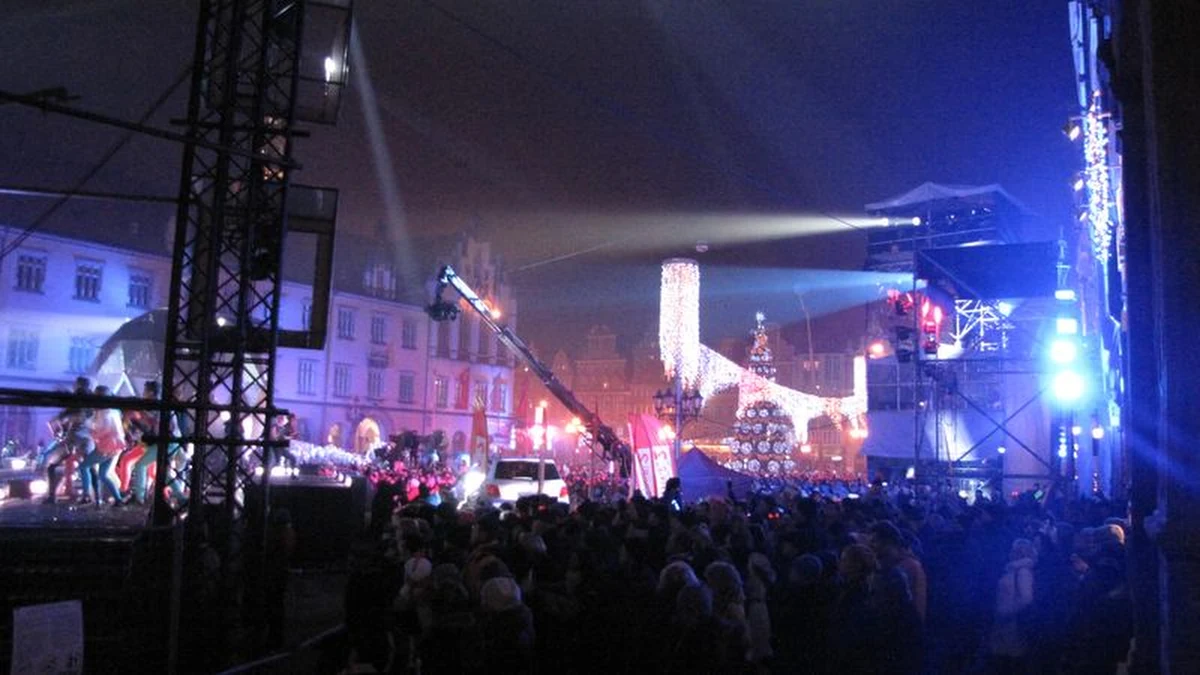 Tysiące osób zgromadziło się na wrocławskim Rynku, żeby bawić się razem z nami przy dźwiękach klasyków disco. Na scenie - największe gwiazdy polskiej sceny muzycznej. Wystąpiła m.in. Edyta Górniak, Justyna Steczkowska, Zbigniew Wodecki i Kamil Bednarek.