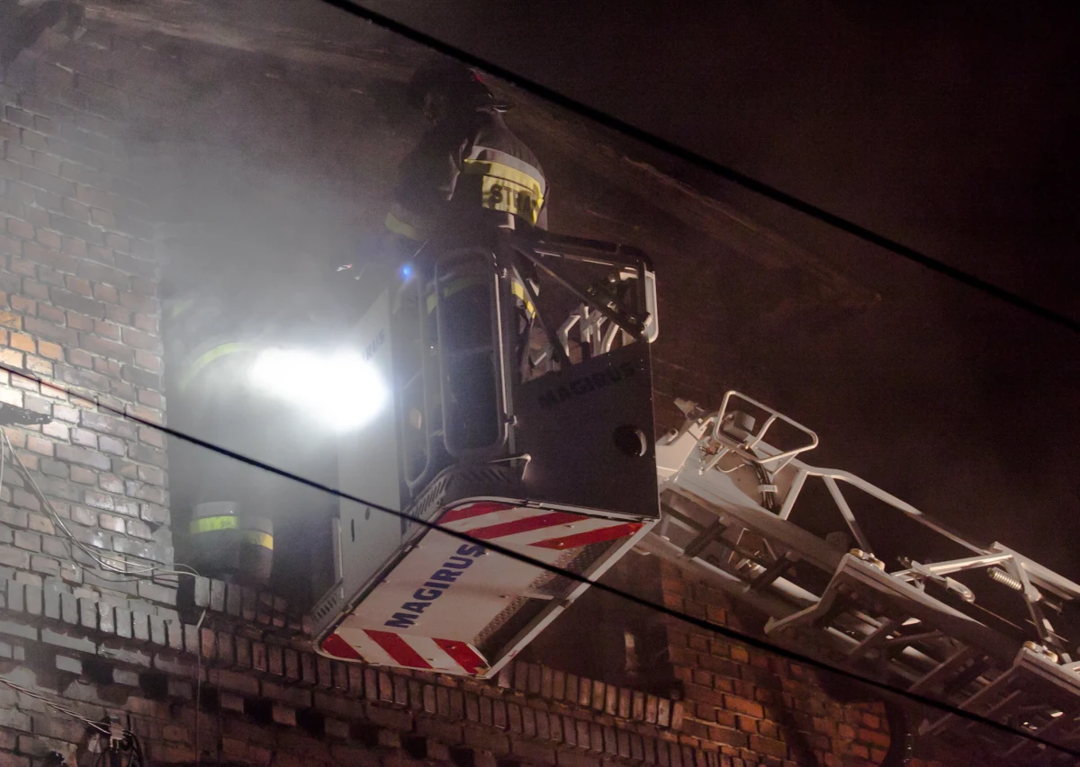 Cztery osoby zginęły w pożarze kamienicy w Rudzie Śląskiej​. Ofiary to trzej mężczyźni i kobieta.