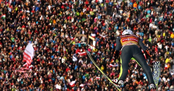 Kamil Stoch zajął siódme miejsce w drugim konkursie Turnieju Czterech Skoczni w niemieckim Garmisch-Partenkirchen. Zwyciężył Austriak Thomas Diethart, drugi był jego rodak Thomas Morgenstern, a trzeci Szwajcar Simon Ammann. 