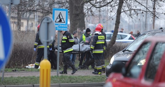 Prokuratura w Kamieniu Pomorskim wystąpi o tymczasowy areszt dla Mateusza S., który jadąc po pijanemu, zabił 6 osób w Kamieniu Pomorskim - dowiedziała się nasza reporterka Aneta Łuczkowska. 26-letni Mateusz S. jest już w prokuraturze. Prawdopodobnie usłyszy zarzut doprowadzenia do katastrofy w ruchu lądowym, za co grozi do 15 lat więzienia.