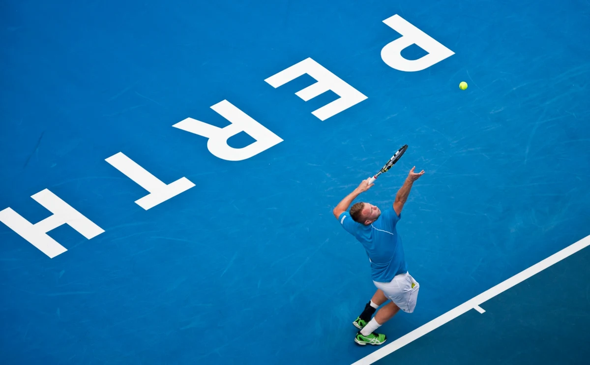 Polacy weszli do finału tenisowego Pucharu Hopmana, nieoficjalnych mistrzostw świata drużyn mieszanych w Perth. Agnieszka Radwańska i Grzegorz Panfil wygrali w mikście brakującego do awansu seta w starciu z Australijczykami 2:1. 