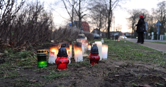 Koniec z karami w zawieszeniu za spowodowanie po alkoholu wypadku ze skutkiem śmiertelnym. To jedna z rządowych propozycji po tragedii w Kamieniu Pomorskim. 26-latek, prowadząc po pijanemu, uderzył w grupę ludzi i zabił sześć osób. Rządowe propozycje mają być oficjalnie ogłoszone we wtorek. 