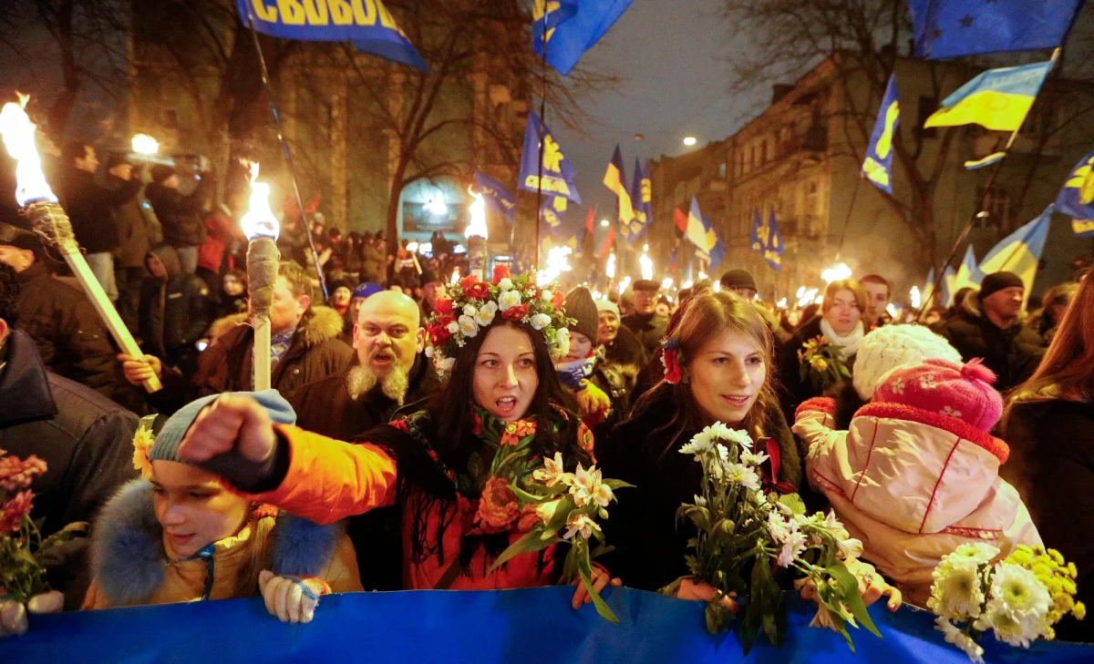 Nieznani sprawcy napadli i pobili w centrum Kijowa opozycyjnego posła do Rady Najwyższej Ukrainy Andrija Ilienkę i jego adwokata Sydora Kizina. Do zdarzenia doszło po ich wyjściu z przesłuchania w komisariacie milicji. Napastników miało być około dziesięciu.