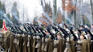 Pożegnanie Wojciecha Kilara. Hymn państwowy i salwy honorowe