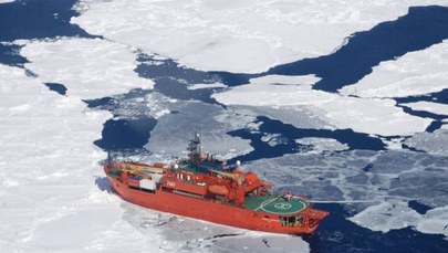 Amerykanie pomogą statkom uwięzionym w lodach Antarktydy