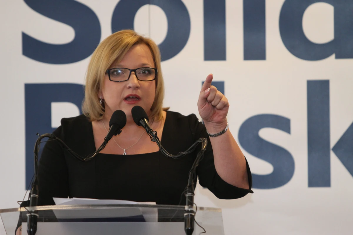 "Gender to zagrożenie dla polskich rodzin i dzieci" - pisze Beata Kempa w liście do premiera. Wiceszefowa Solidarnej Polski krytykuje Donalda Tuska za wypowiedź w sprawie pomysłu powołania w Sejmie zespołu "Stop ideologii gender". 