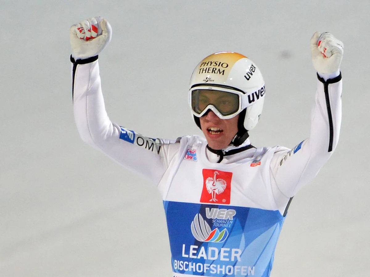 Kamil Stoch był ósmy w ostatnim konkursie Turnieju Czterech Skoczni w austriackim Bischofshofen. Zwyciężył Austriak Thomas Diethart, który tym samym triumfował również w klasyfikacji końcowej imprezy. Drugi był Słoweniec Peter Prevc, a trzeci Austriak Thomas Morgenstern. 