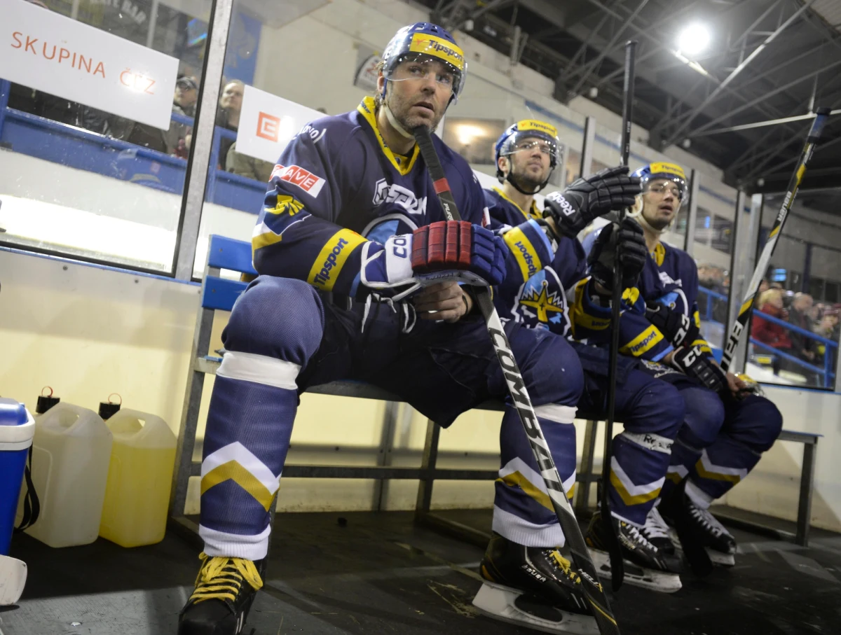 Słynny czeski hokeista Jaromir Jagr wystąpi w tym roku w swoich piątych igrzyskach olimpijskich. 41-letni zawodnik New Jersey Devils znalazł się w 25-osobowym składzie reprezentacji, który wieczorem ogłosił w Pradze trener Alois Hadamczik.