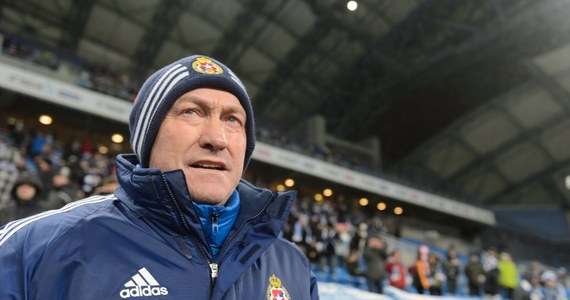 Piłkarze Wisły Kraków rozpoczęli przygotowania do nowego sezonu. Na pierwszych treningach nie pojawił się trener Franciszek Smuda. Były selekcjoner reprezentacji jest jeszcze na urlopie. Pracę z zawodnikami rozpocząć ma w najbliższy poniedziałek.  
