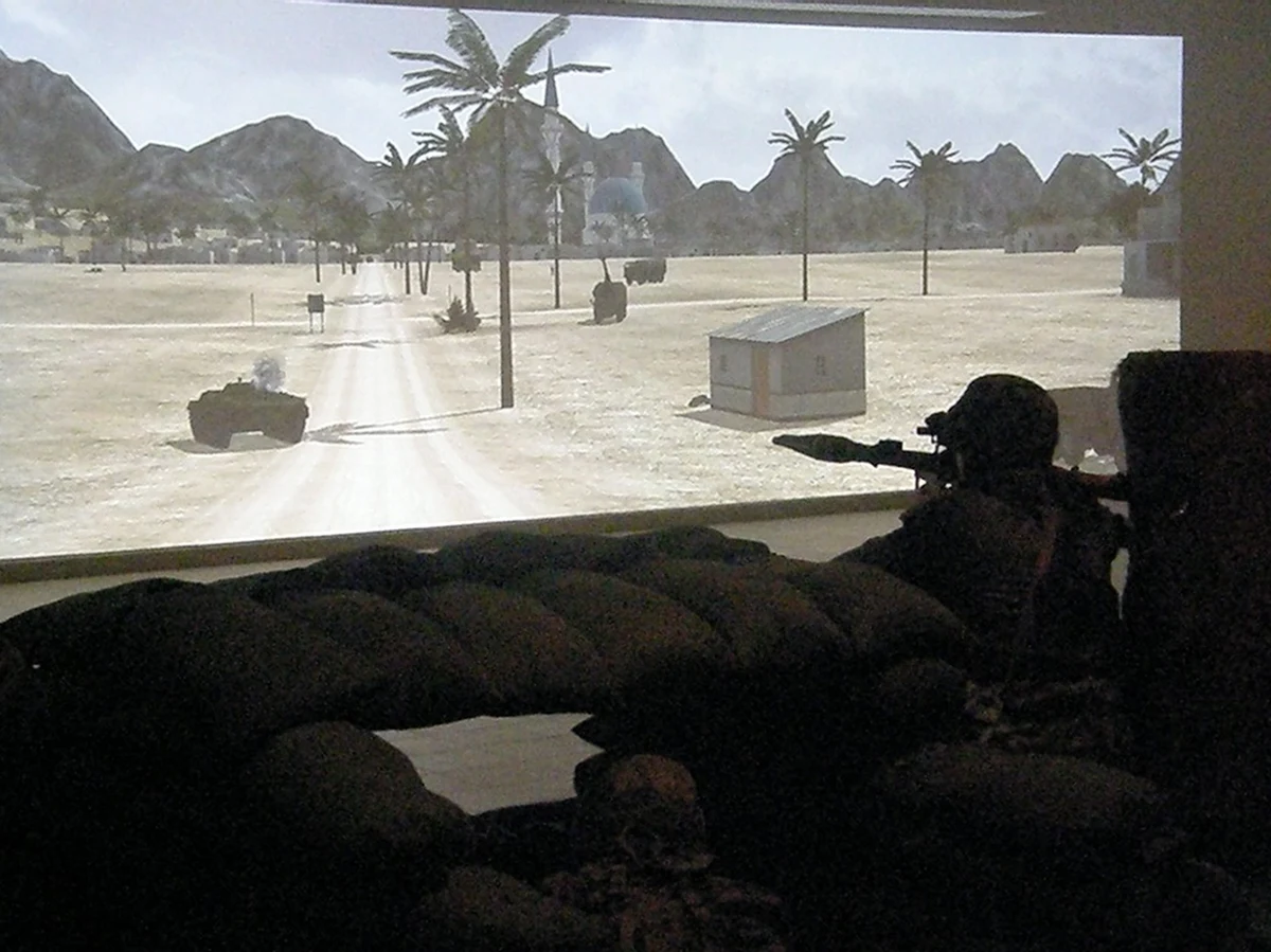 Zamiast poligonu – ciepła sala, w niej wielki ekran, na którym widać jadące wozy bojowe i nadciągającą piechotę. Żołnierze ze Szczecina mają najnowocześniejszą w kraju wirtualną strzelnicę.