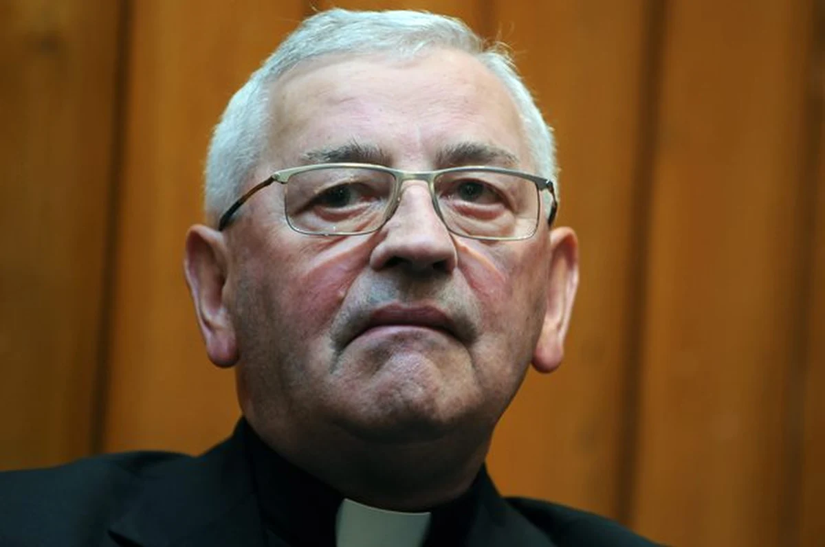 Z ostrą krytyką polityków i ideologii gender wystąpił były sekretarz generalny Episkopatu bp Tadeusz Pieronek na łamach "Rzeczpospolitej".