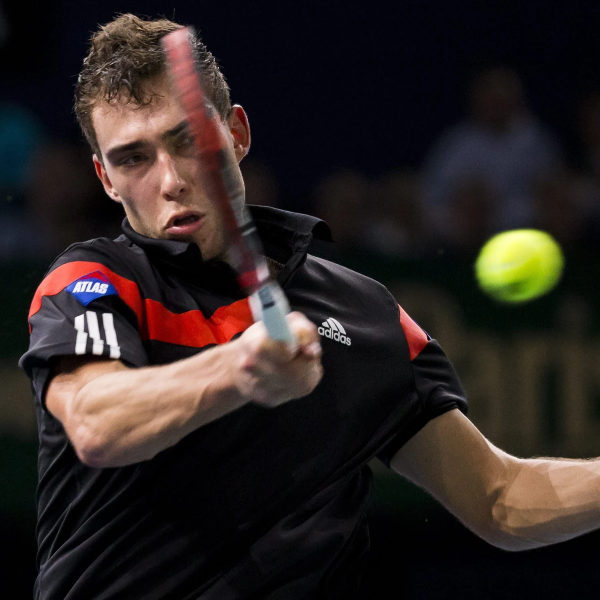 Mariusz Fyrstenberg i Marcin Matkowski awansowali do ćwierćfinału turnieju tenisowego ATP na twardych kortach w Sydney (pula nagród 511 825 dolarów). W 2. rundzie gry pojedynczej z rywalizacji odpadł natomiast nieoczekiwanie rozstawiony z numerem drugim Jerzy Janowicz. 