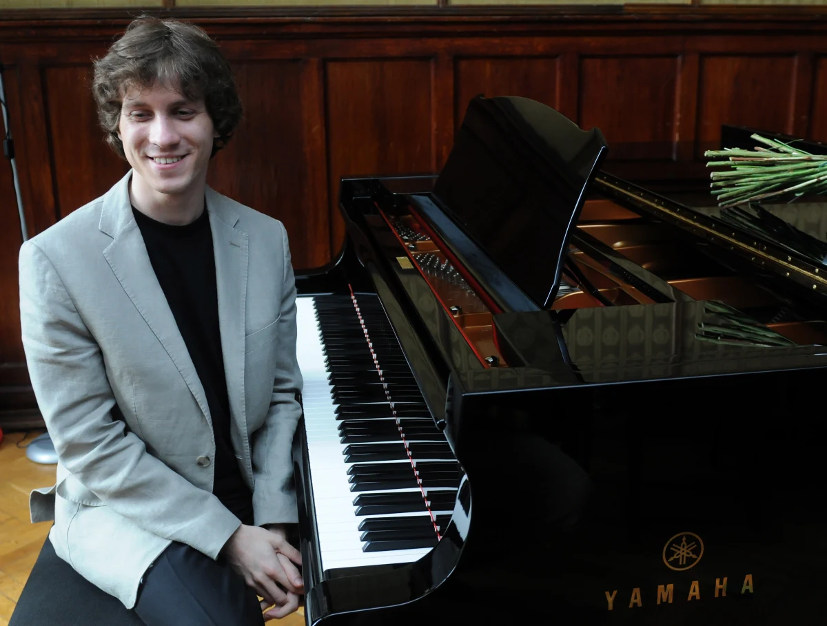 Polski pianista Rafał Blechacz został laureatem Gilmore Artist Award, nagrody przyznawanej co cztery lata za wyjątkowy kunszt artystyczny. Blechacz, który został wybrany spośród ponad 100 kandydatów, otrzyma 300 tysięcy dolarów.