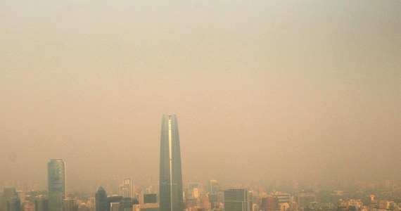 Z powodu pożarów wokół Santiago, stolicę Chile otacza chmura dymu. Władze kraju wydały ostrzeżenie o zagrożeniu dla zdrowia mieszkańców. 