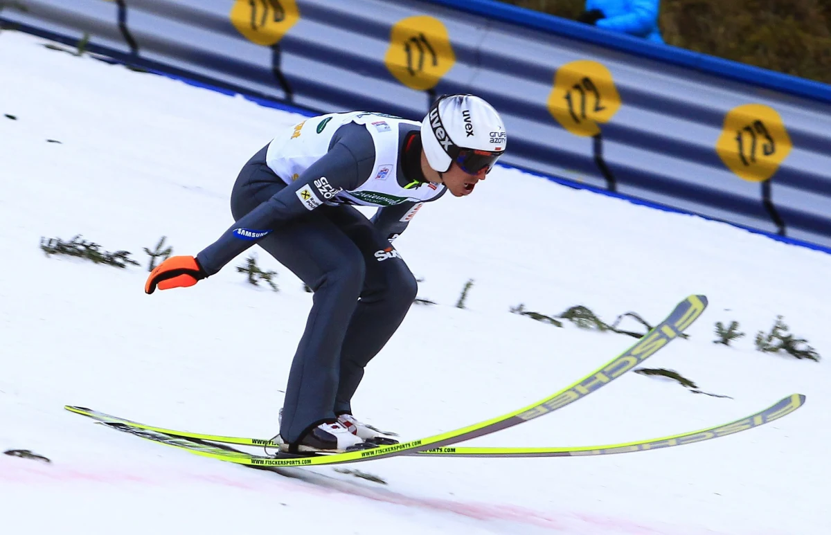 Kamil Stoch, Piotr Żyła, Maciej Kot, Jan Ziobro i Klemens Murańka wystąpią w sobotnim konkursie Pucharu Świata w skokach narciarskich na mamucim obiekcie Kulm w Bad Mitterndorf w Austrii. Kwalifikacje wygrał Słoweniec Robert Kranjec - 194,5 m. 