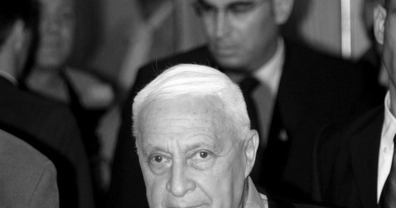 Nie żyje były premier Izraela Ariel Szaron - poinformowało izraelskie radio powołując się na osobę z rodziny. Polityk w 2006 roku doznał rozległego wylewu. Od tego czasu był w śpiączce. Miał 85 lat.