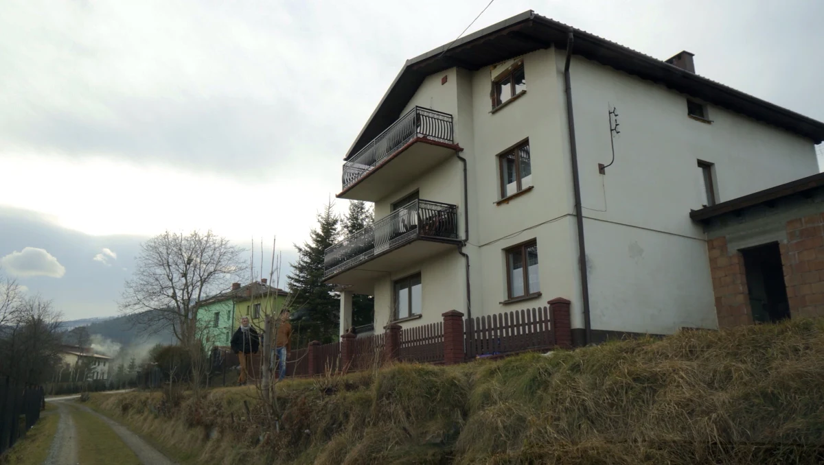 Jutro zostanie przesłuchany 30-latek, który w Godziszce koło Bielska Białej zabił swoich rodziców. W nocy zaatakował siekierą 58-letnią matkę i rok starszego ojca.