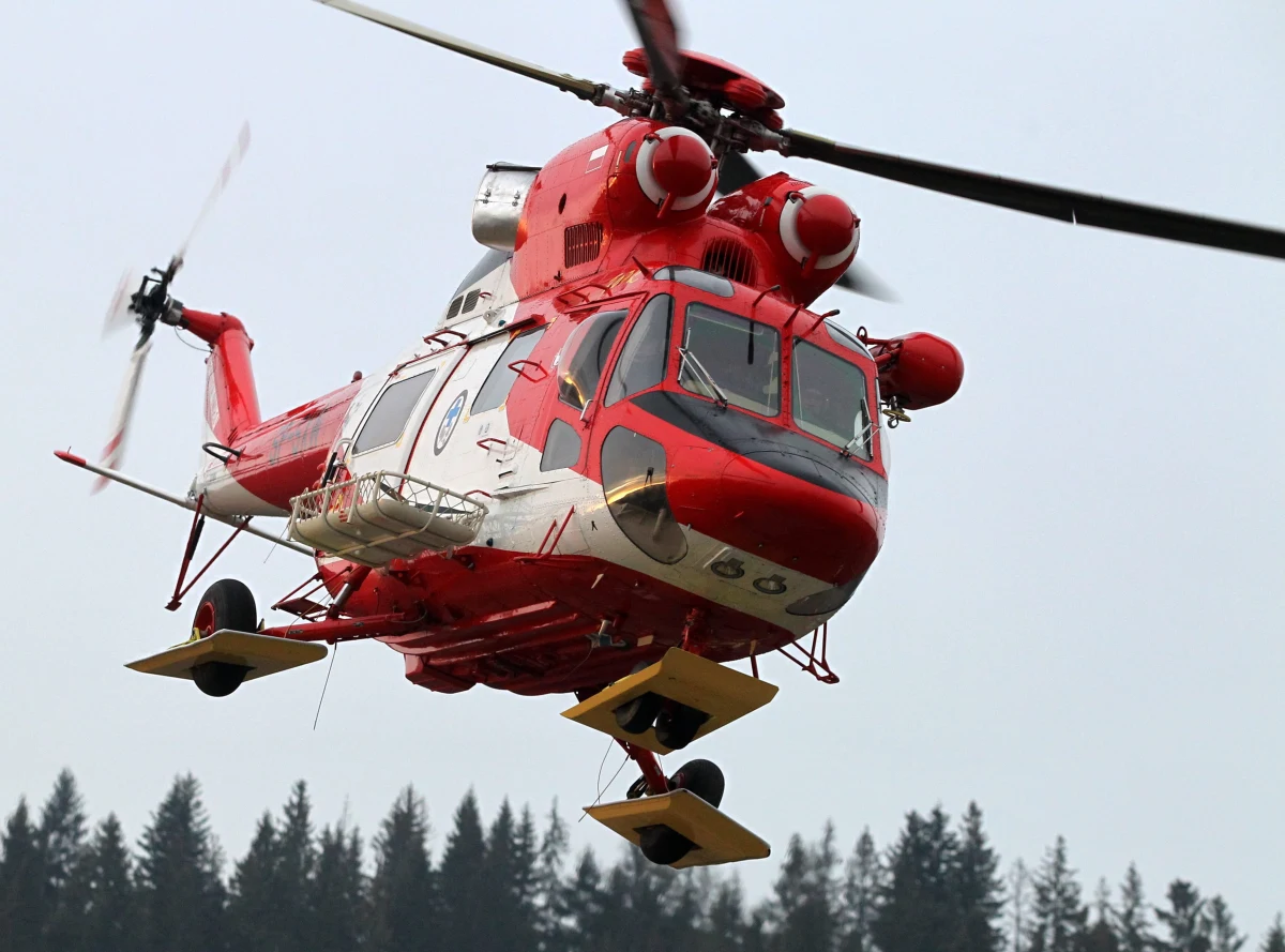 Ponad 20 ratowników TOPR wyszło w Tarty szukać 17-letniego Andrzeja Urbaniaka z Zakopanego. Nastolatek wczoraj zaginął w górach. Prowadzone do późnej nocy poszukiwania nie przyniosły rezultatów. Akcję wznowiono po godzinie 7 rano.