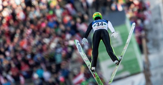 Kamil Stoch zajął dziewiąte, a Maciej Kot dziesiąte miejsce w konkursie Pucharu Świata w skokach narciarskich na mamucim obiekcie Kulm w austriackim Bad Mitterndorf. Zwyciężył Słoweniec Peter Prevc. 