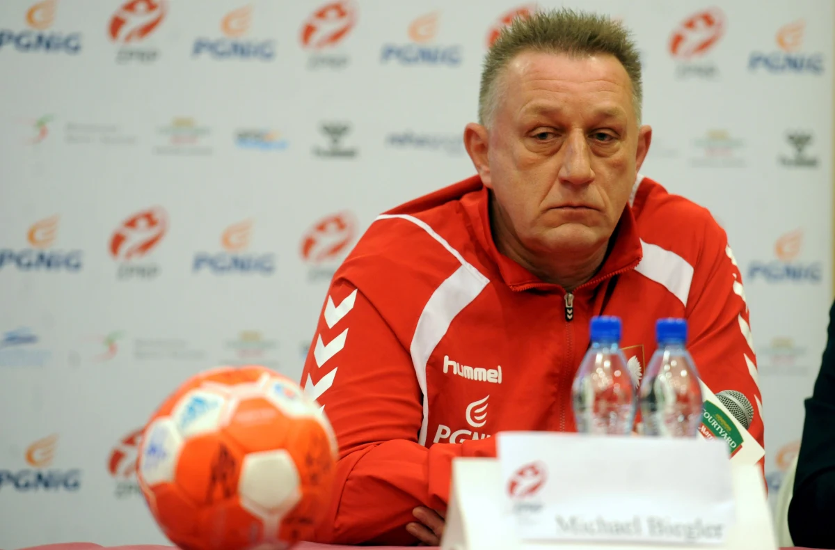 15 zamiast 16 piłkarzy ręcznych zostało zgłoszonych do składu reprezentacji Polski, która wystąpi w pierwszej fazie turnieju finałowego mistrzostw Europy w Danii. Trener Michael Biegler na razie zrezygnował z Michała Kubisztala i Kamila Syprzaka.