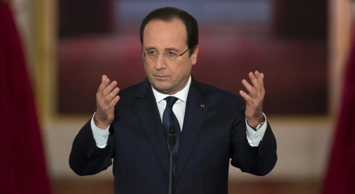 Romans prezydenta Francois Hollande’a z paryską aktorką wywołał chaos instytucjonalny we Francji. Na konferencji prasowej w Pałacu Elizejskim szef państwa odmówił odpowiedzi na pytanie, czy jego dotychczasowa partnerka życiowa Valerie Trierweiler jest ciągle Pierwszą Damą Francji.