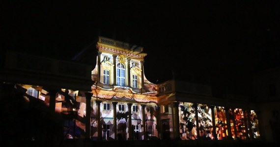 Pokazy mappingu w 3D znów zmienią fasadę pałacu w Wilanowie nie do poznania. Muzeum w Wilanowie, zachęcone sukcesem świetlnych pokazów sprzed dwóch tygodni, postanowiło zorganizować powtórkę z Festiwalu Światła. 