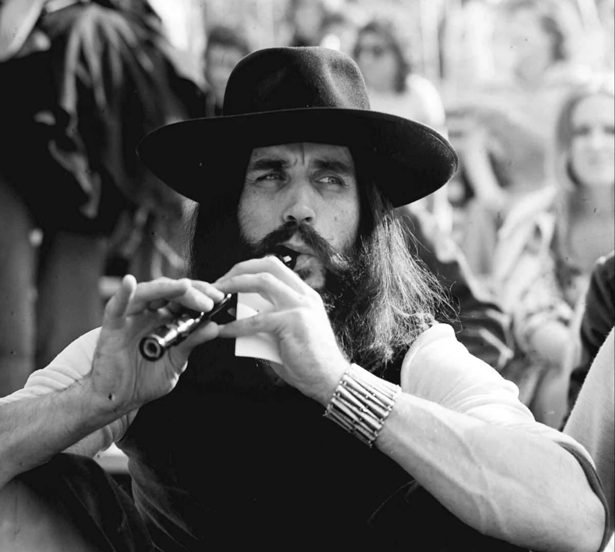 Jeden z najważniejszych wokalistów i muzyków polskich XX wieku -  Czesław Niemen zmarł 10 lat temu, 17 stycznia 2004 roku. Do największych przebojów artysty należą m.in. "Sen o Warszawie", "Pod papugami" i "Dziwny jest ten świat".